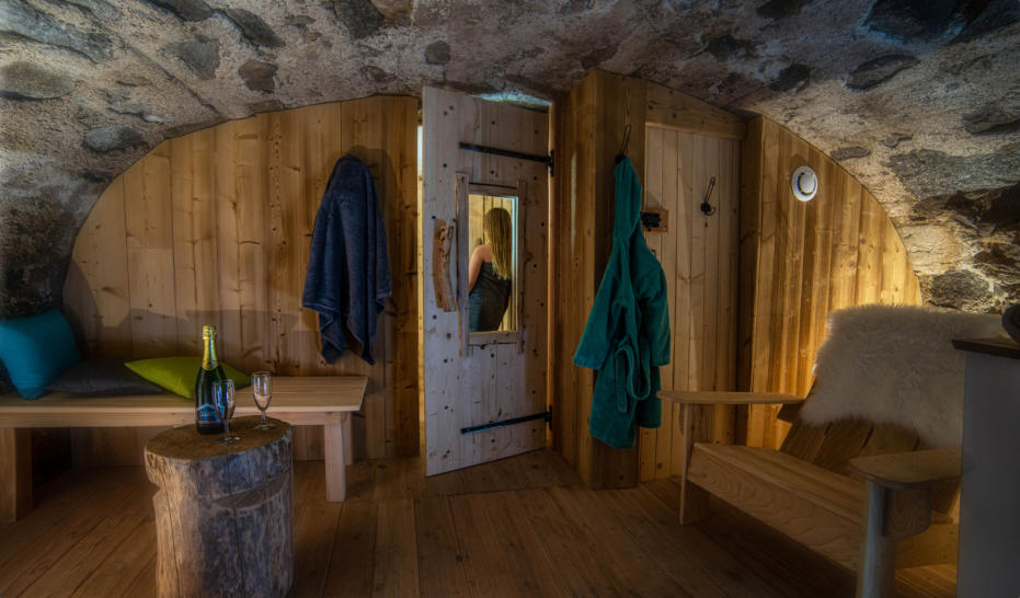 Sauna atypique dans une cave voûtée